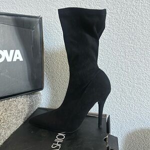 Black heel booties from fashion nova size 6.5 never worn